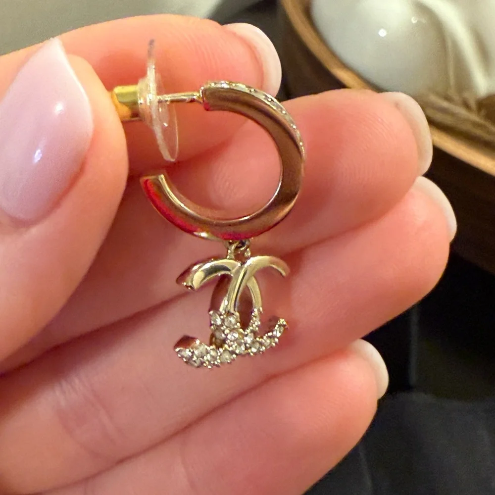 Authentic Chanel Gold Earrings 2022/2023 CC drop Chanel Earrings Gold plated - Picture 4 of 10